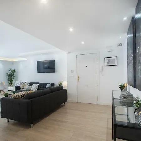 Stylish *new* In W/ 4 Bedrooms Apartment *