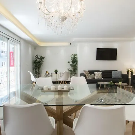 Stylish *new* In W/ 4 Bedrooms Appartement