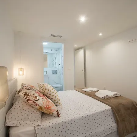 Stylish *new* In W/ 4 Bedrooms